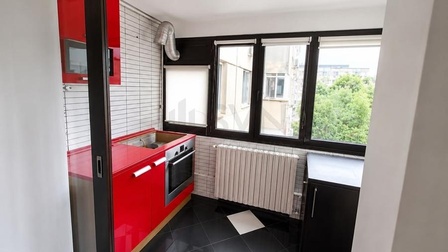 Apartament cu 4 camere decomandat în Crângași