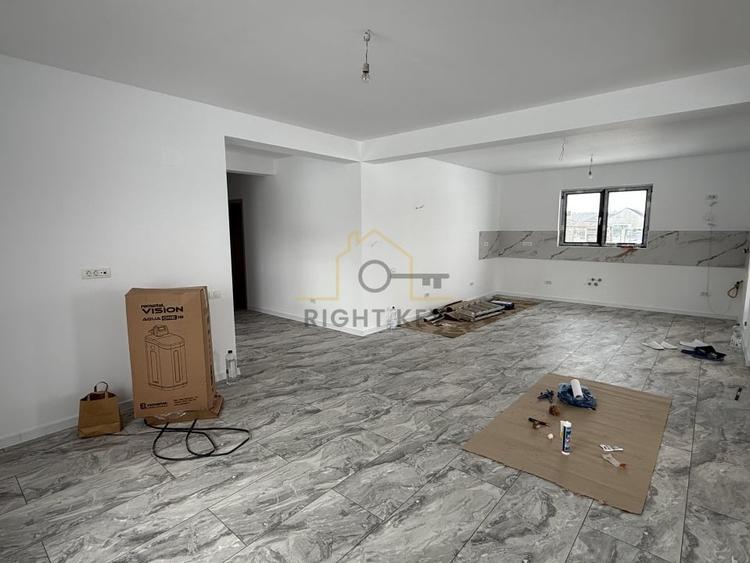 Casă individuală cu 4 camere cu Canalizare în Gulia