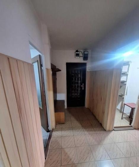 Apartament cu 3 camere decomandat, mobilat în Inel II
