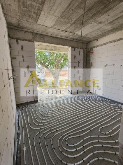 Casă individuală cu 5 camere cu Canalizare în Central