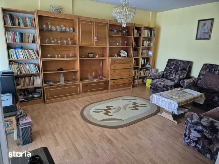 Garsonieră semidecomandată în Tractorul