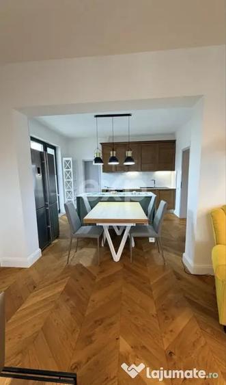 Apartament cu 4 camere semidecomandat în Ultracentral