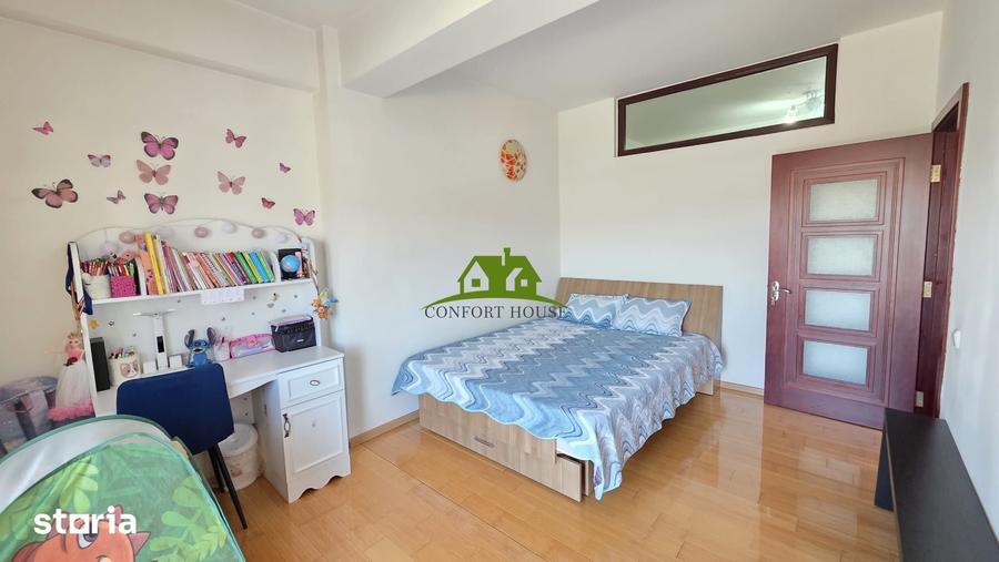 Apartament cu 3 camere decomandat în Republicii