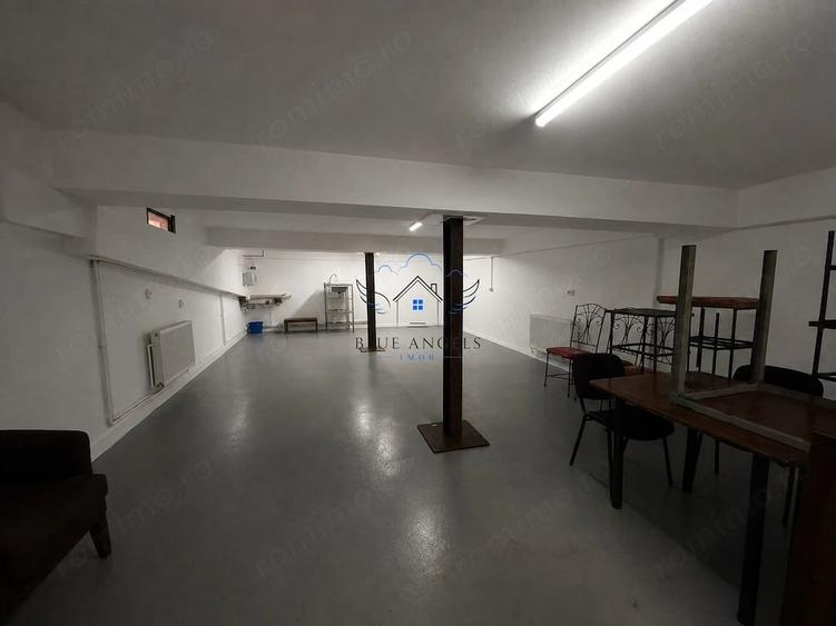 Casă cu 11 camere cu Teren 100 Mp în Central