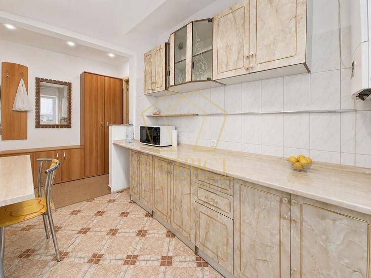 Apartament cu 2 camere semidecomandat în Aradului