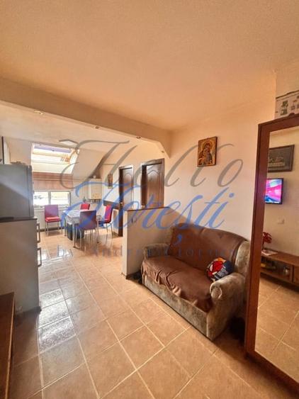Apartament cu 4 camere semidecomandat, mobilat în Florești
