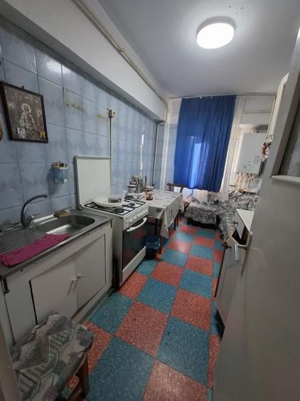 Apartament cu 3 camere decomandat în Bularga