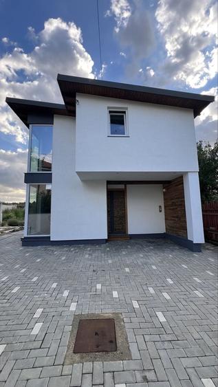 Casă cu 4 camere în Central