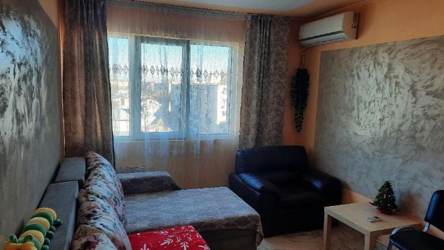 Apartament cu 3 camere semidecomandat în Ferentari