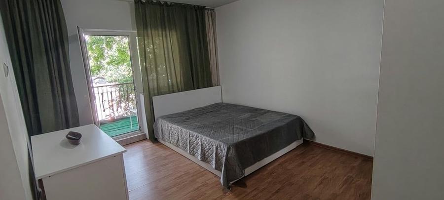 Apartament cu 3 camere decomandat în Sebastian