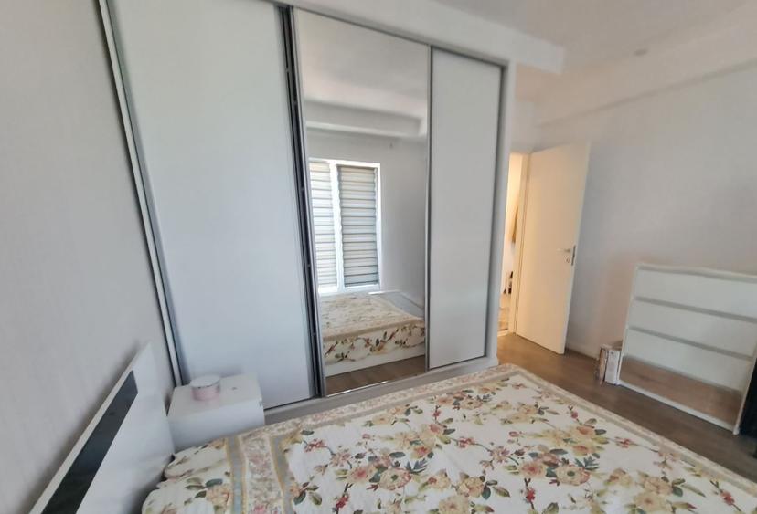 Apartament cu 3 camere semidecomandat în Ștefăneștii de Jos