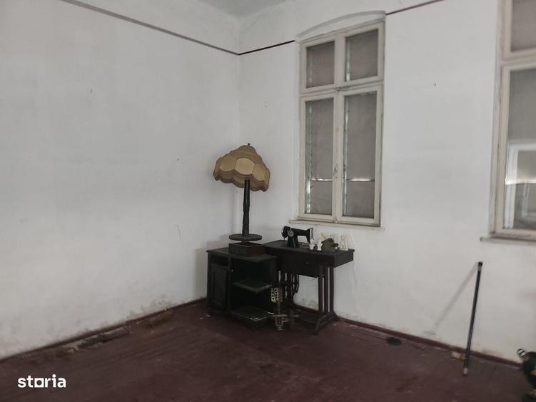 Casă cu 3 camere în Central