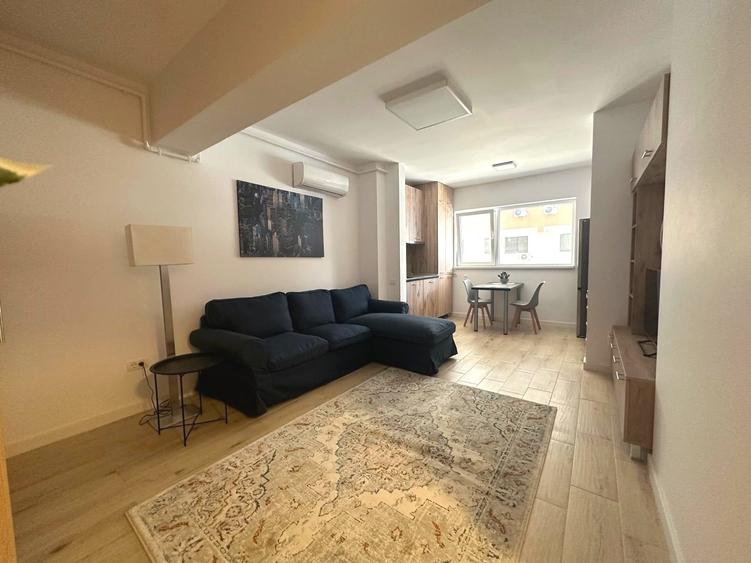 Apartament cu 2 camere semidecomandat în Central