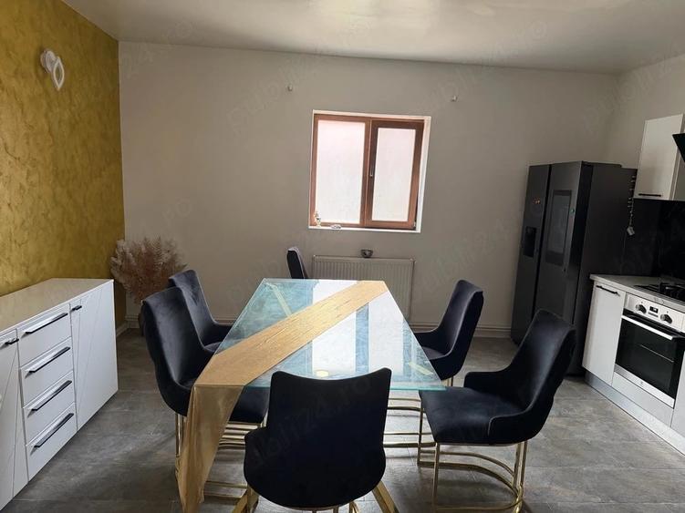 Casă cu Teren 1726 Mp în Bobda