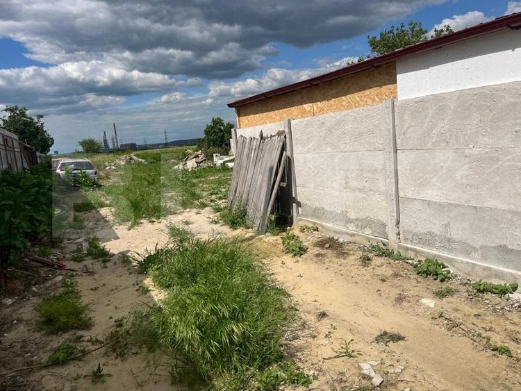 Teren Construcții extravilan de 500 mp, în Vest