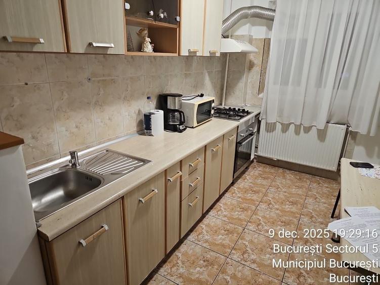 Apartament cu 2 camere semidecomandat în Ferentari