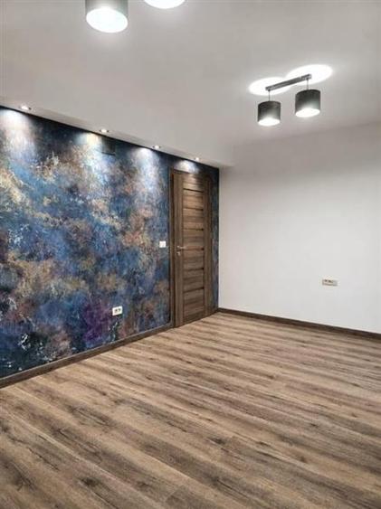 Apartament cu 3 camere decomandat în Titan