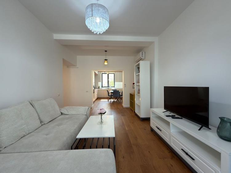 Apartament cu 3 camere decomandat în Herăstrău