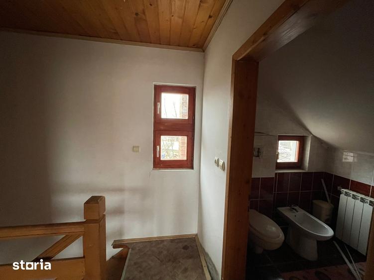 Casă cu 4 camere cu Teren 427 Mp în Central
