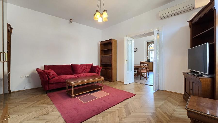 Apartament cu 5 camere decomandat în Domenii