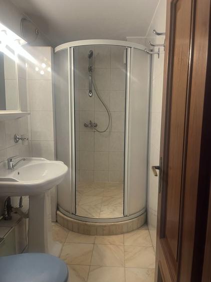 Apartament cu 4 camere decomandat în Panduri