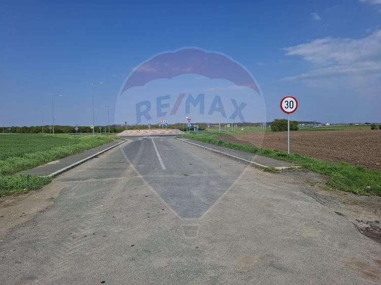 Teren Construcții intravilan de 1350 mp, în Brănești