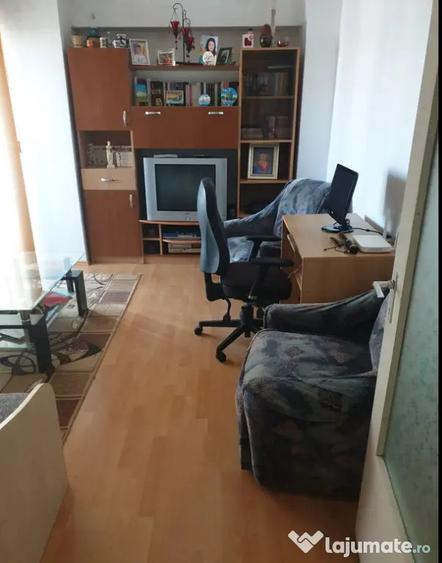 Apartament cu 3 camere decomandat, mobilat în Astra