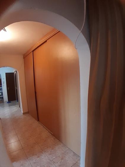 Apartament cu 3 camere decomandat în Rahova