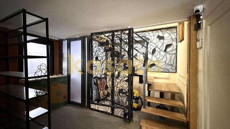 Apartament cu 3 camere semidecomandat, mobilat în Calea Călărașilor