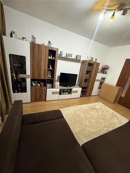 Apartament cu 2 camere decomandat în CET