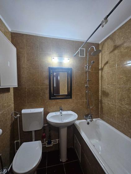 Apartament cu 2 camere decomandat în Antiaeriană