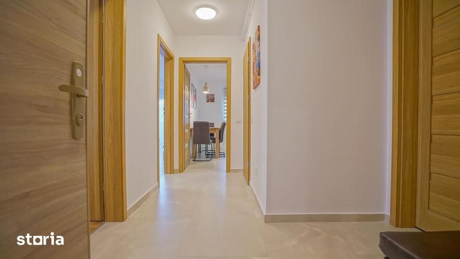 Apartament cu 2 camere decomandat în Tractorul