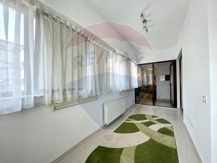 Apartament cu 3 camere de închiriat - 19