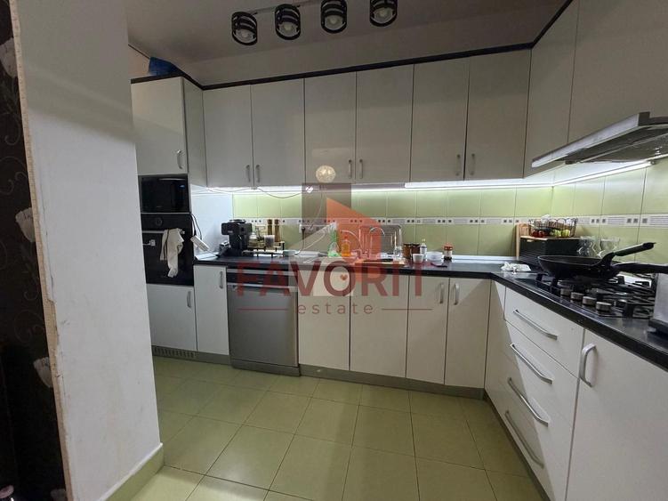 Duplex cu 5 camere cu Canalizare în Săcălaz