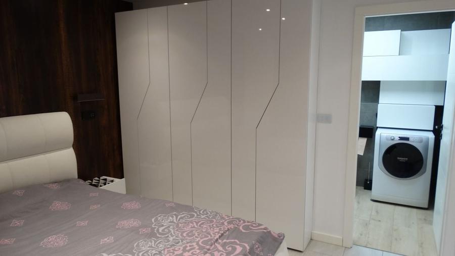 Apartament cu 4 camere decomandat în Lehnești