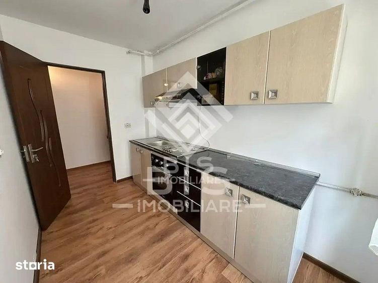Apartament cu 3 camere semidecomandat în Nord