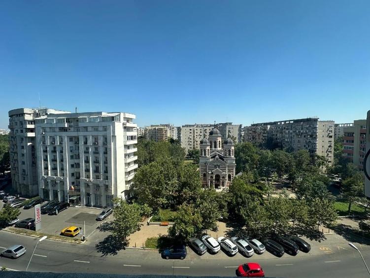 Apartament cu 3 camere decomandat, mobilat în Unirii