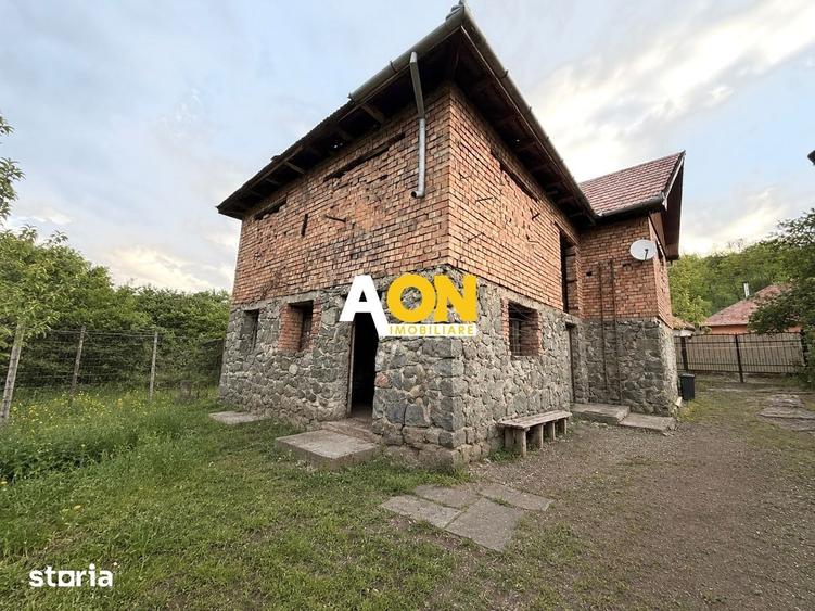 Casă cu 7 camere cu Teren 810 Mp în Săsciori