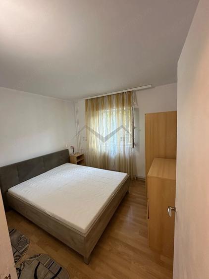 Apartament cu 2 camere semidecomandat în Filiași