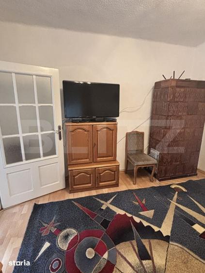 Casă cu 8 camere cu Teren 400 Mp în Central