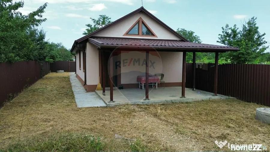 Casă cu 2 camere cu Teren 610 Mp în Armeni