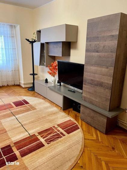 Apartament cu 3 camere decomandat, mobilat în Delfinariu