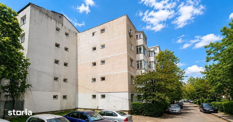 Apartament cu 4 camere decomandat în Alexandru cel Bun