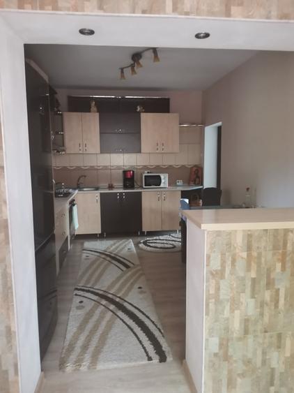 Casă cu 4 camere în Drumul Carului