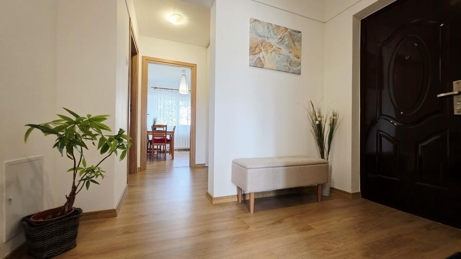 Apartament cu 2 camere decomandat, mobilat în Băneasa