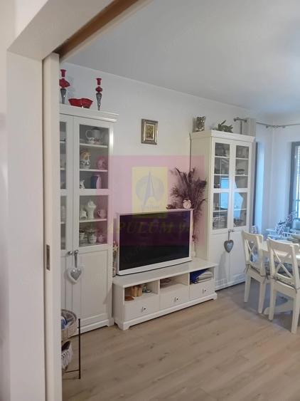 Casă cu 5 camere cu Teren 240 Mp în Tei