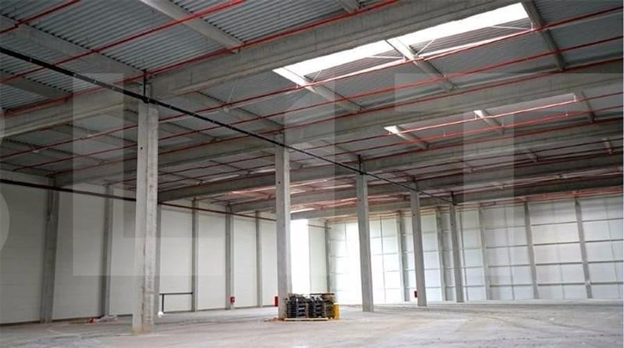 Spațiu industrial, de 2,400 mp, în Exterior Est