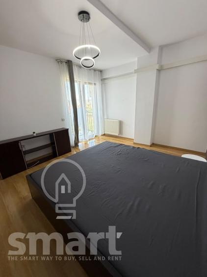 Apartament cu 3 camere semidecomandat, mobilat în Semicentral