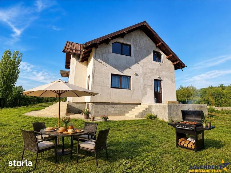 Casă cu 5 camere cu Teren 1532 Mp în Perșani