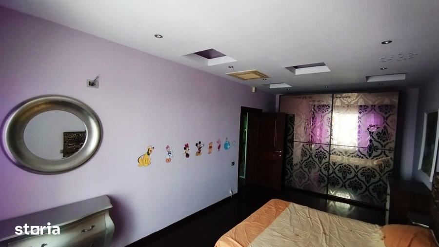 Casă cu Teren 1130 Mp în Central